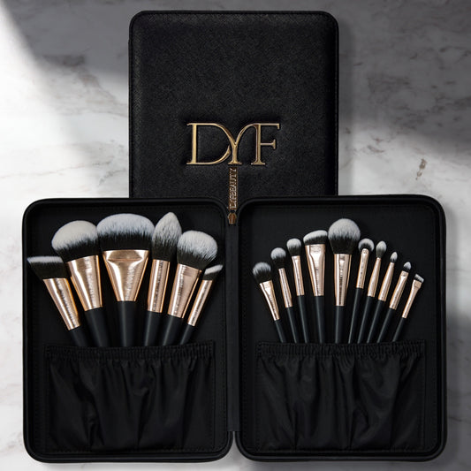 Hurry up and prepare a good set of makeup brushes to create your